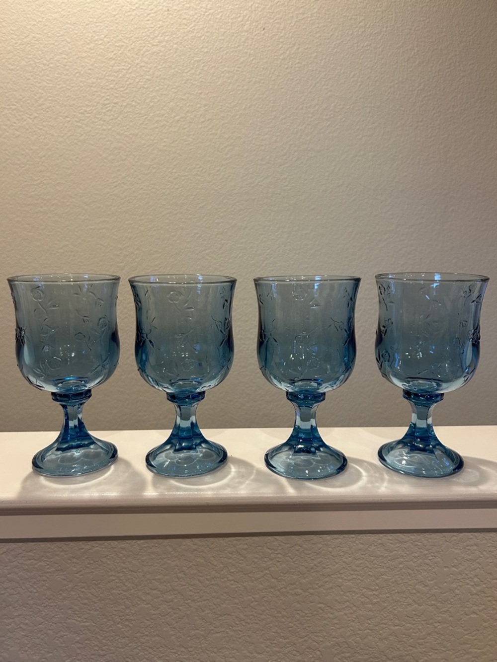 Collectible Anchor Hocking Savannah Blue Glass Iced Tea Water Goblet Lot of 4